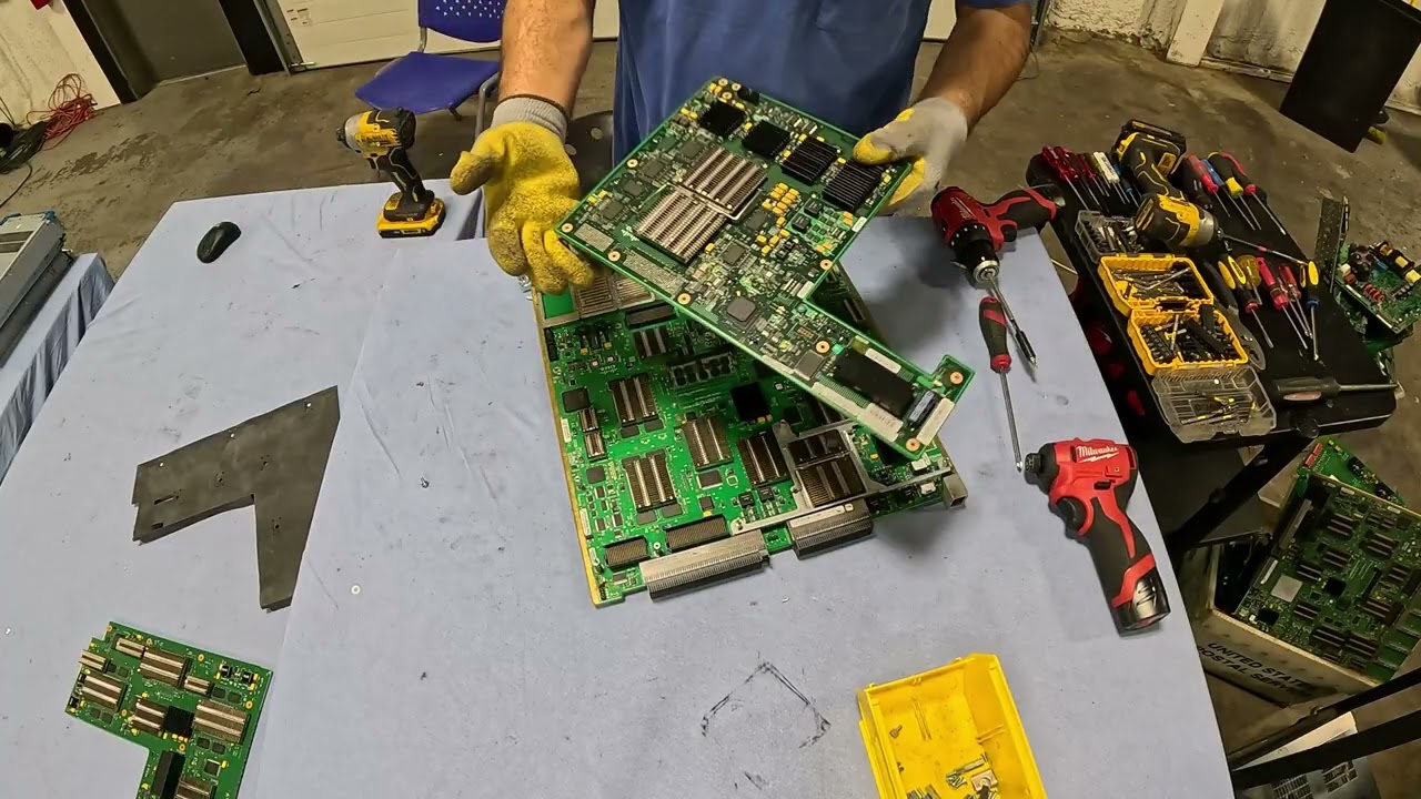 What is inside a CISCO FIBER OPTIC SWITCH -PART OUT / TEARDOWN-