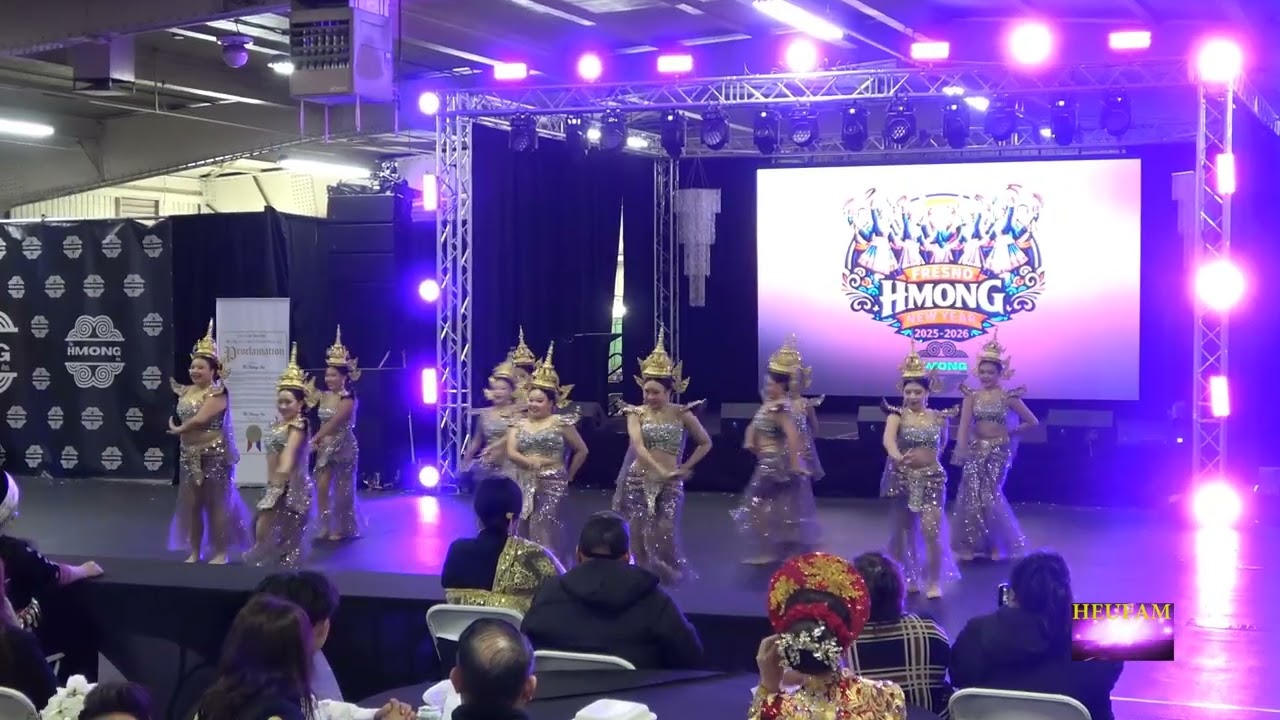 Viv Ncaus Koom Siab | Senior Dance Comp. Rnd 2. | Fresno Hmong New Year 2025-2026
