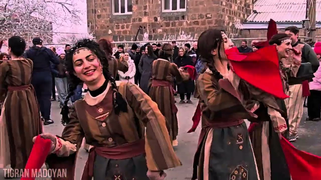 Մասունք - Թաշկինակներով պար (Դավթաշեն)