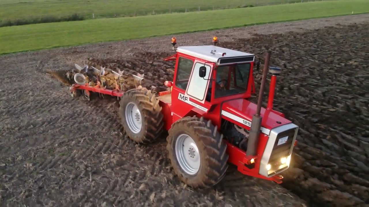 Massey ferguson 1250 ploegen
