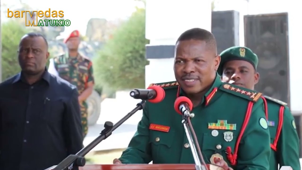 Waziri Dkt  Tax Atembelea Makao Makuu ya Jeshi