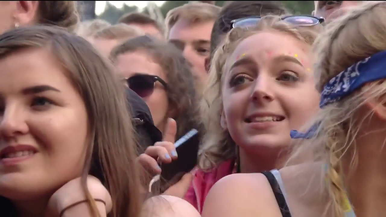 The Last Shadow Puppets - Dracula Teeth (T in the Park, 2016)