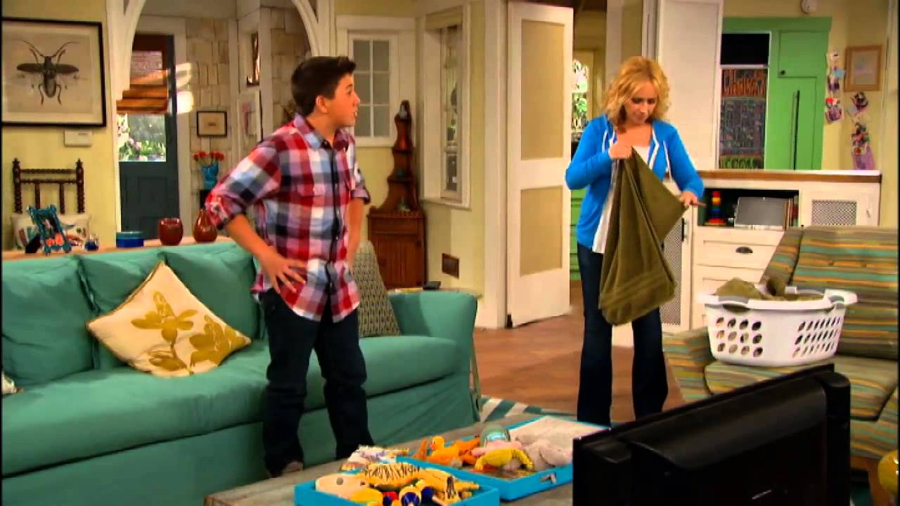 Powodzenia, Charlie! - Szkolna pielęgniarka.  Oglądaj w Disney Channel!