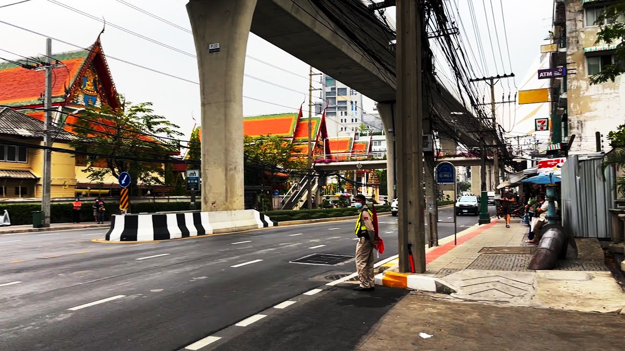 [4k] Bangkok Walk From Coffee Lives To ICONSIAM Mall Along Charoen Nakhon, Busy Street, Thailand
