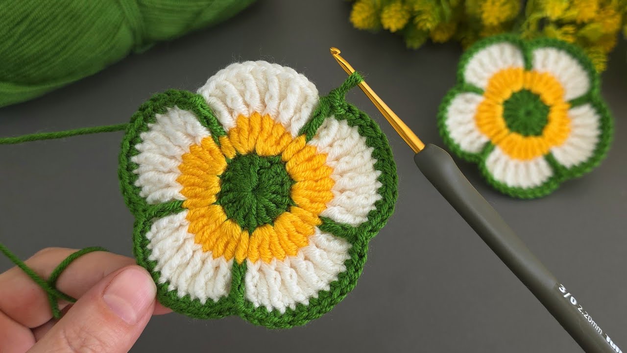 Wow 🥰  gorgeous crocheted easy knitting motif flower making. Tığ işi kolay &ouml;rg&uuml; motif &ccedil;i&ccedil;ek yapımı