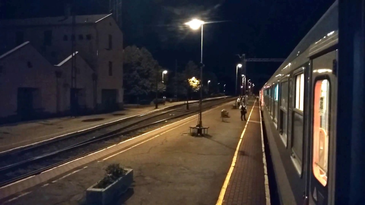 Kecskemét vasútállomás - Tiszavirág InterCity és Aranyhíd Expressz vonat érkezik (2018.08.25 20:49)
