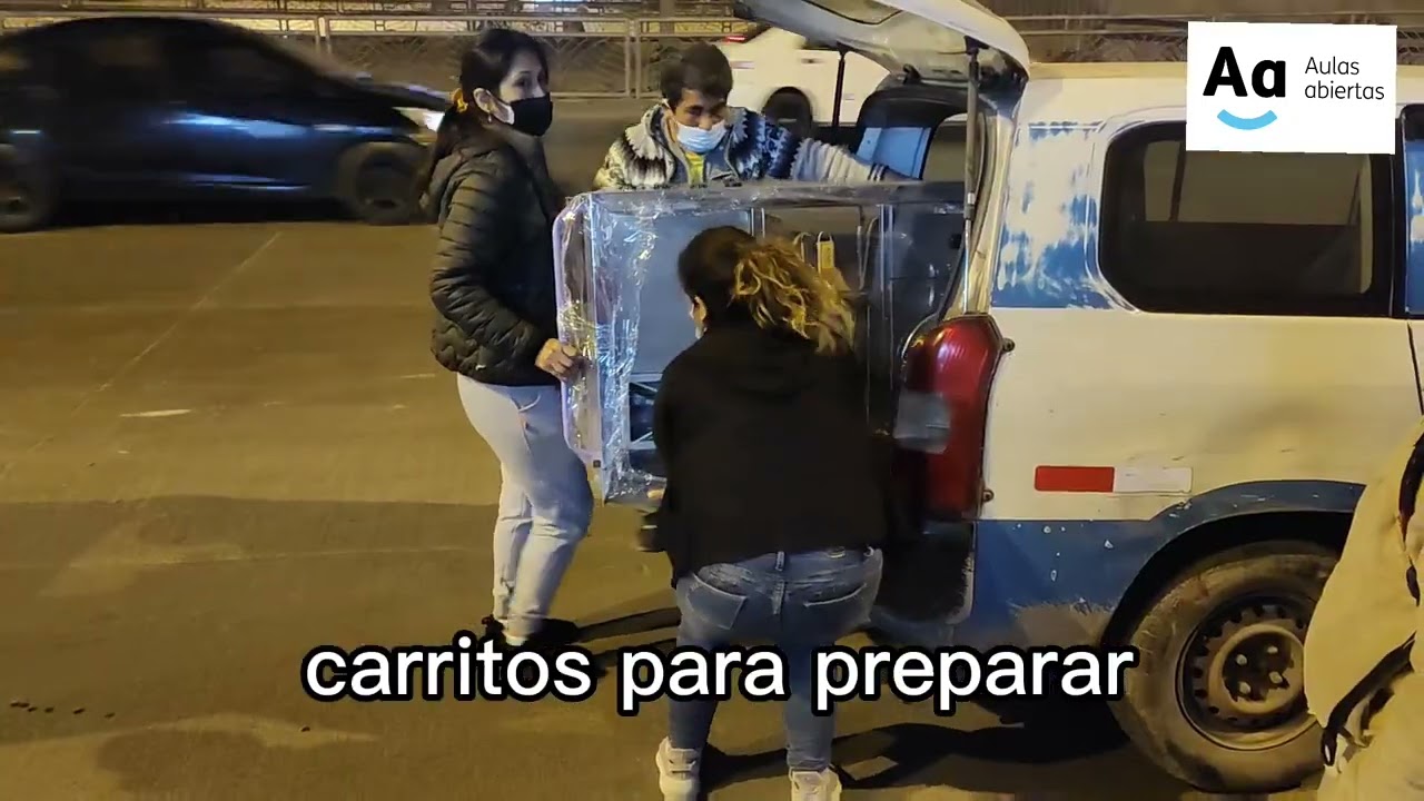 Aulas Abiertas entrega carritos para venta ambulante