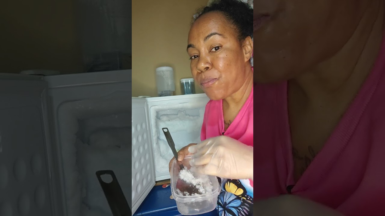 ASMR/ EATING ICE STRAIGHT FROM THE FREEZER