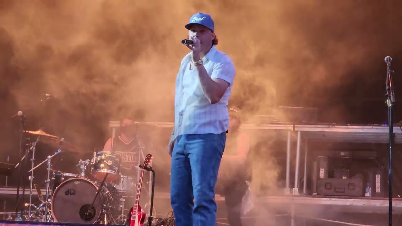 Josh Ross – “Hate How You Look” LIVE at Barstool’s Summerfest in downtown Nashville 🎤💔🌙