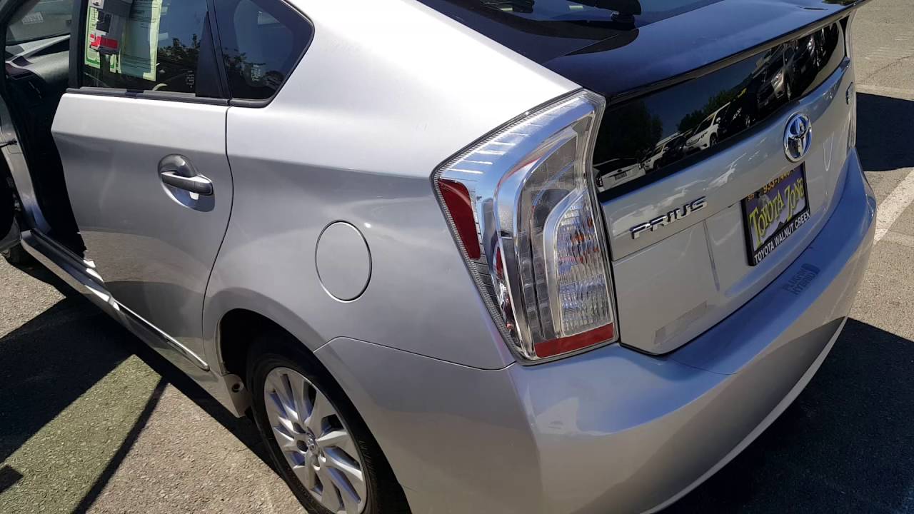 2014 Toyota Prius Plug-in Standard