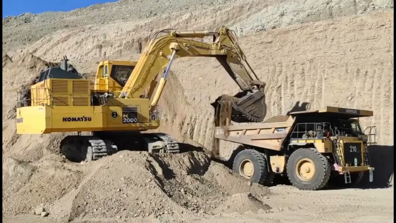 Excavator CAT and Komatsu PC2000 Digging in Project #excavator #cat #komatsu #machinery