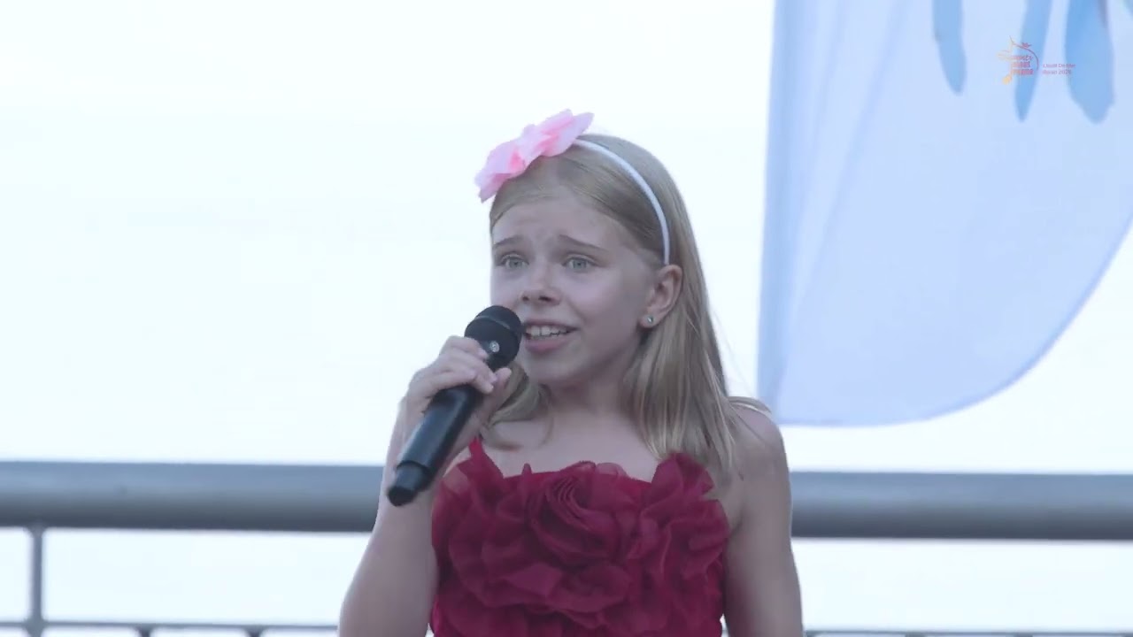 I'm Outta Love - Akvilė Ališauskaitė (9 years)