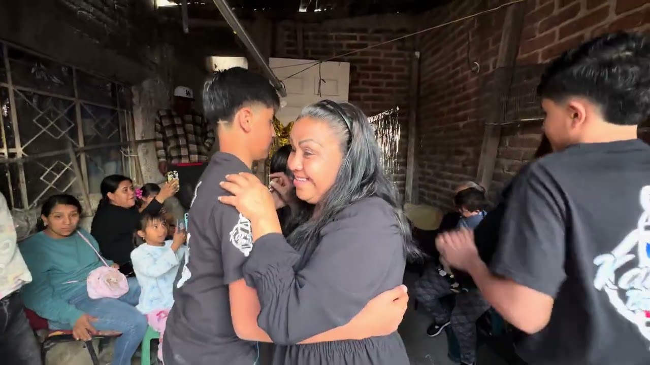 Feliz cumpleaños señora Lencha #notengolosderechosdeautordelamusica 
