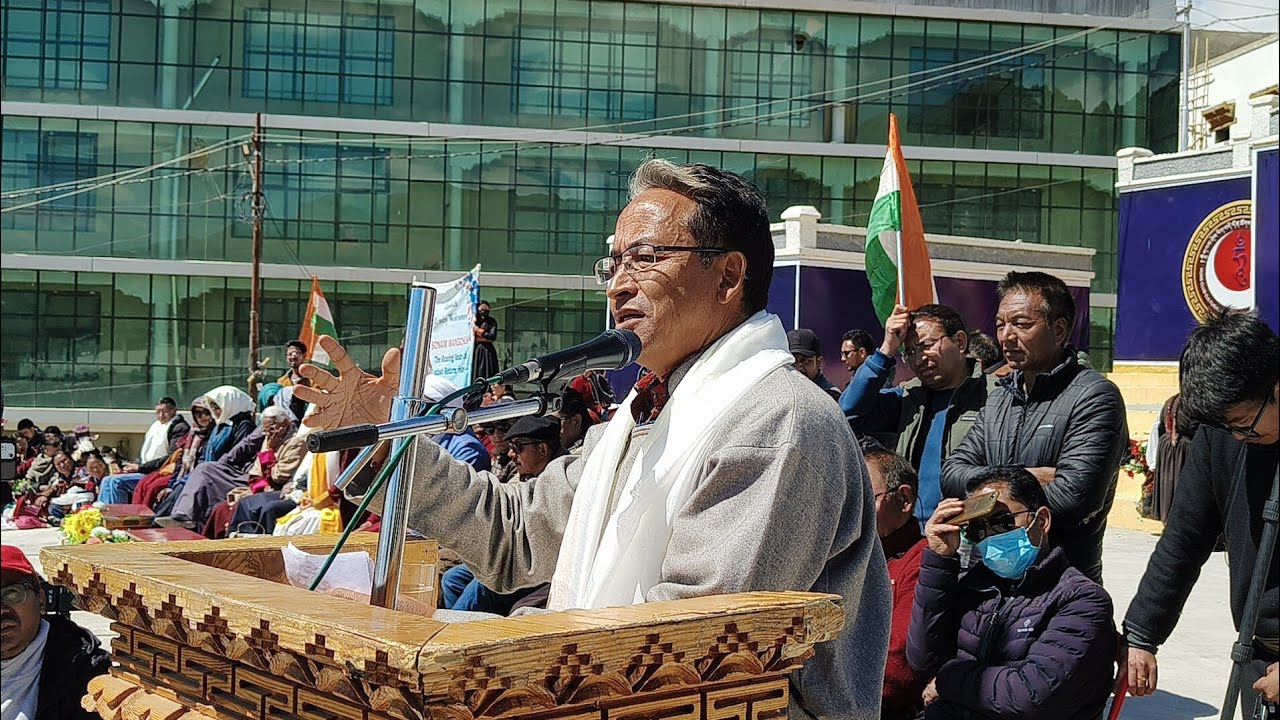 Sonam Wangchuk tells prison story while addressing people in Leh