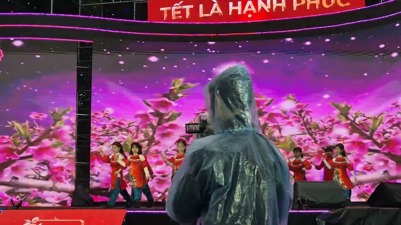 Khánh Vy biểu diễn tại Hoàng Thành Thăng Long 8/2/2026