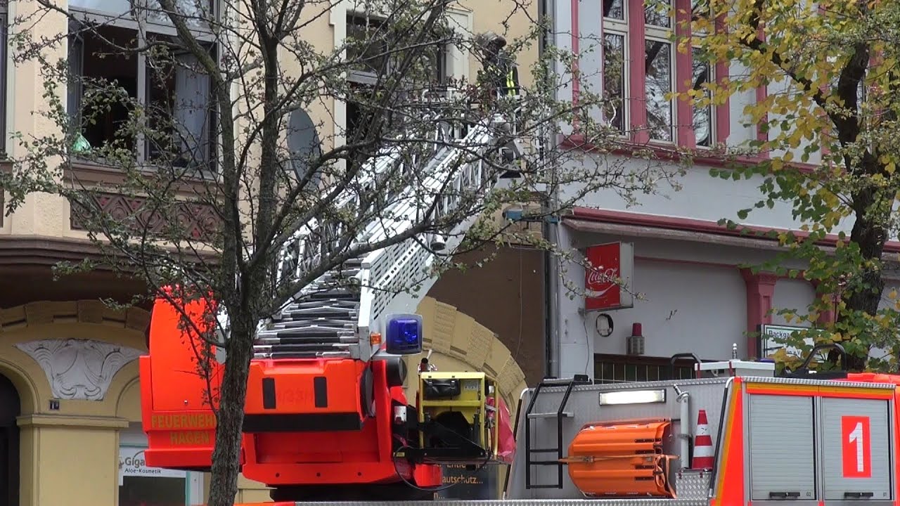 Feuer am Bodelschwinghplatz in Hagen-Wehringhausen - B7 gesperrt