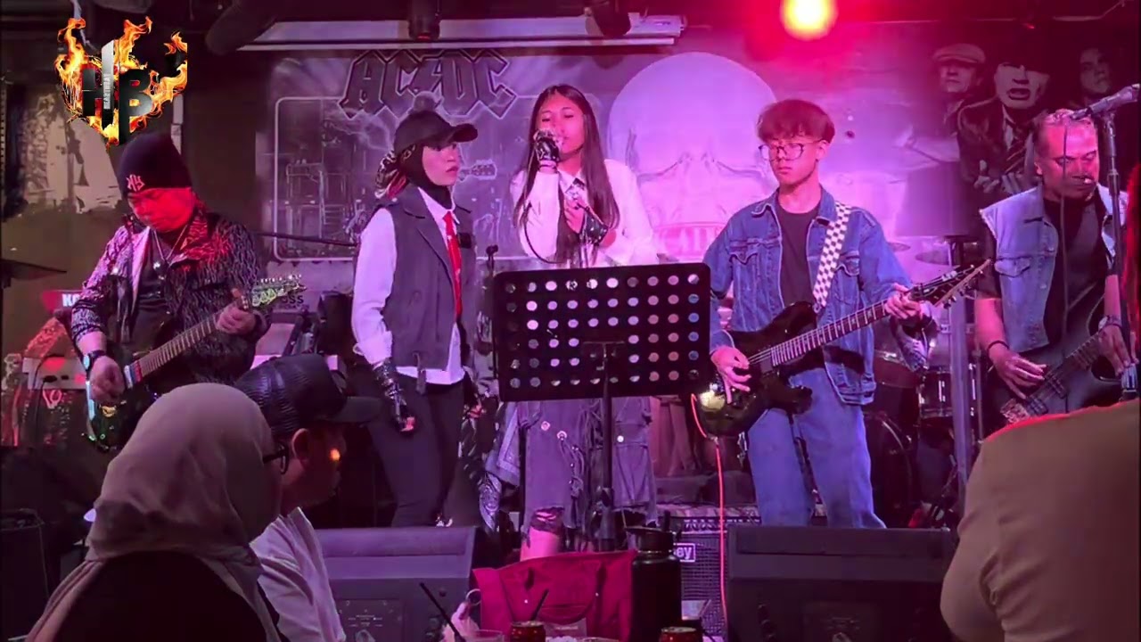 Bayang Bayang live at Eureka club