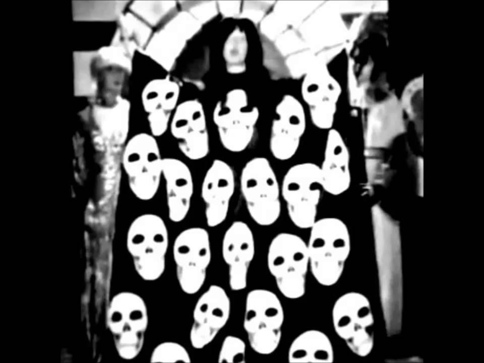 Kadın Hamlet ve İskeletler Orkestrası - Kafataslarımız (Wang Yu Mix)