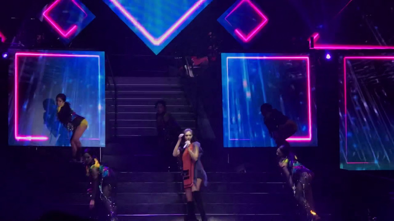 SARAH GERONIMO AND HER BEST DANCE MOVES AT THIS 15 ME CONCERT