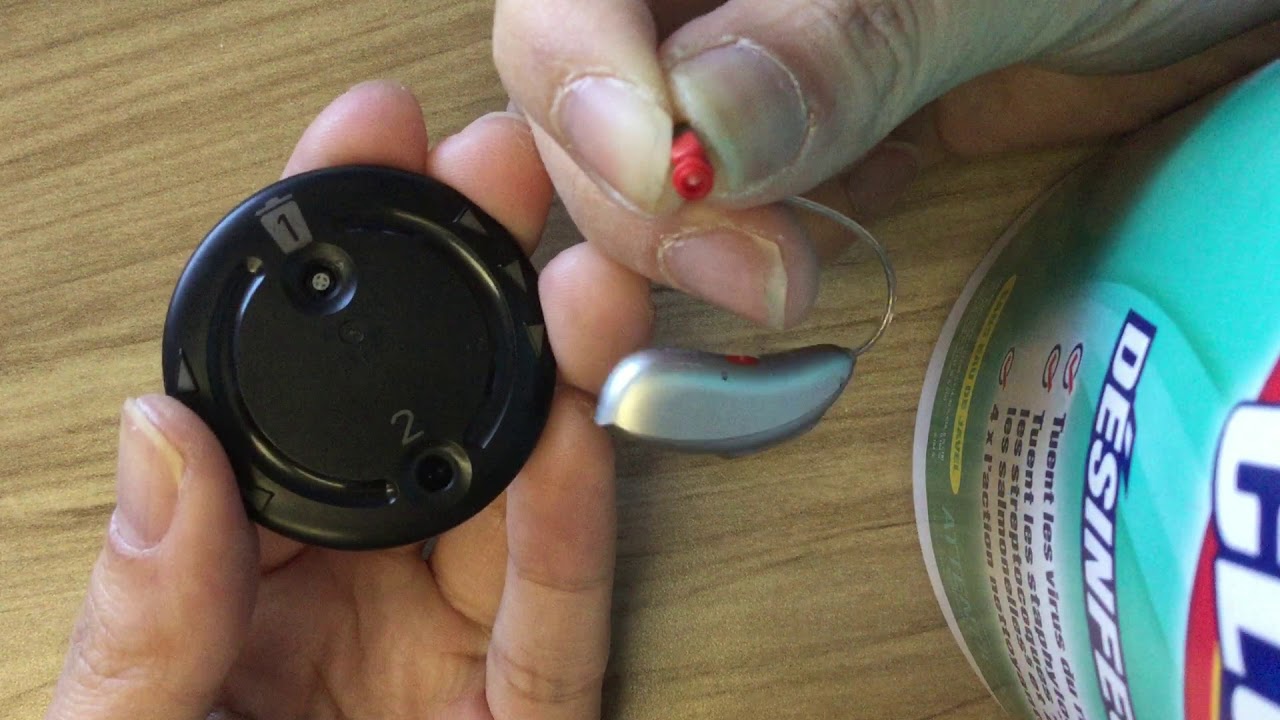 Phonak Marvel - Changing wax guard (Cerushield)