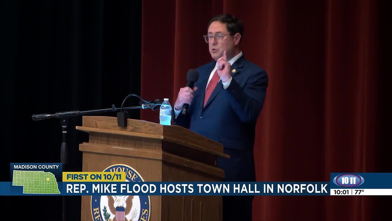 Rep. Mike Flood fields questions at Norfolk town hall