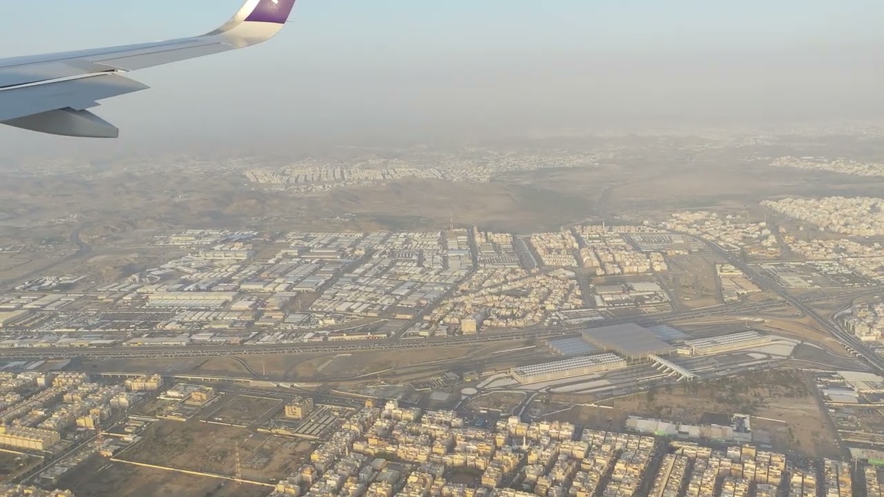 Landing at Jeddah Airport &ndash; A Beautiful Aerial View of Jeddah, Saudi Arabia