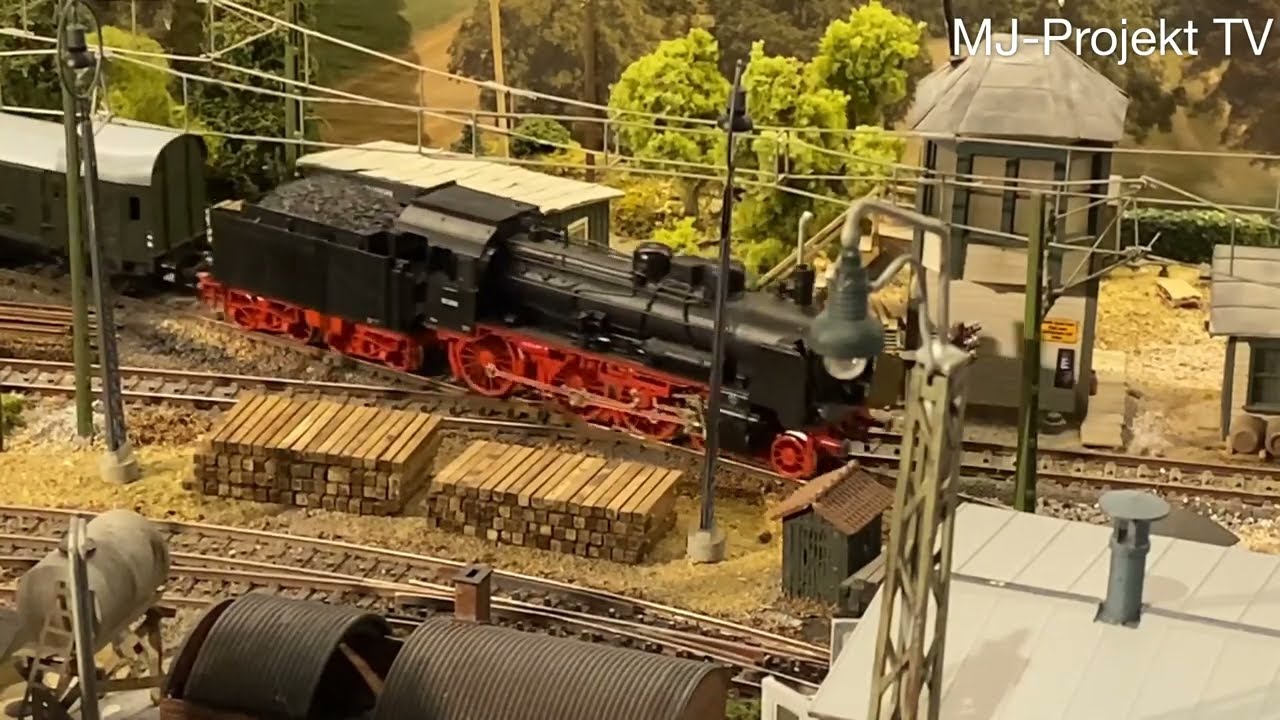 Trainspotting at crossing