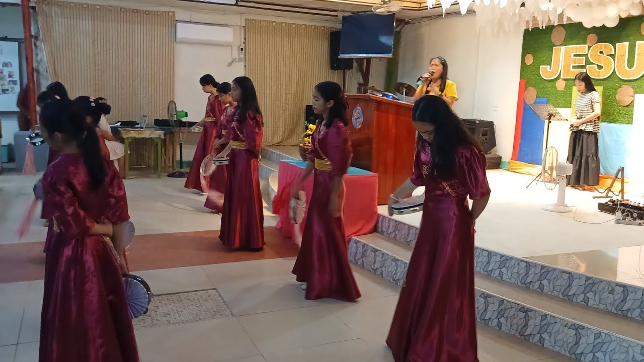 Sunday service Praise & Worship with the Tambourine dance
