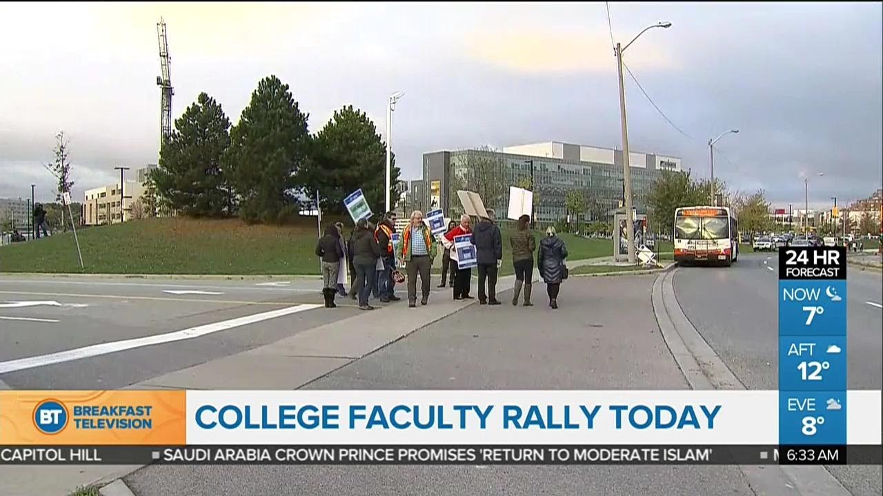 College faculty rally today