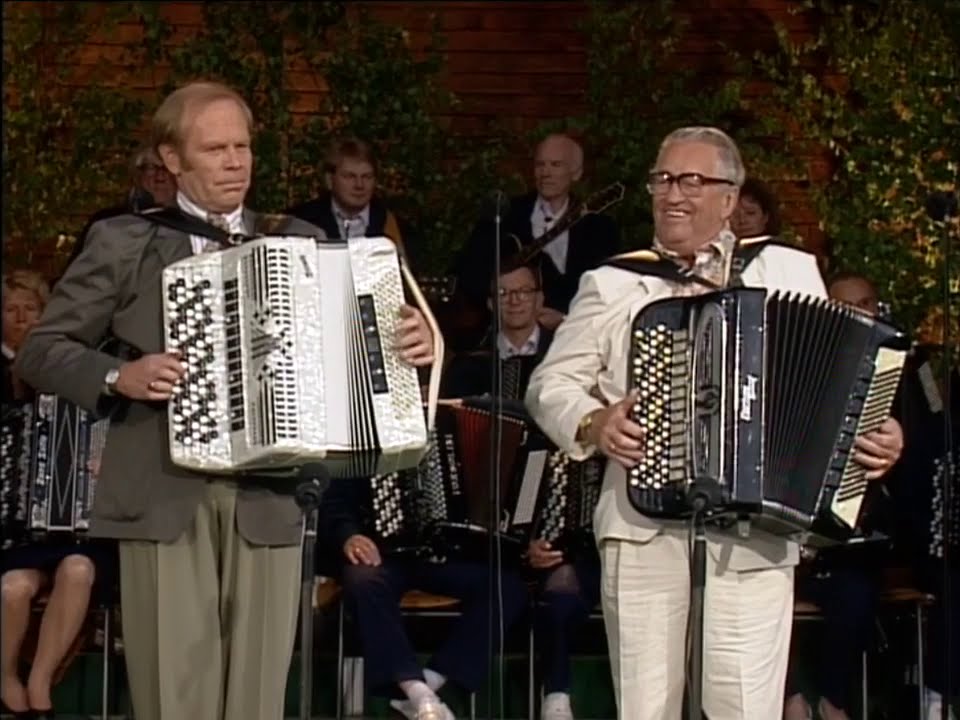 Nils Fläcke og Sölve Strand - Midnattssol över Pajala