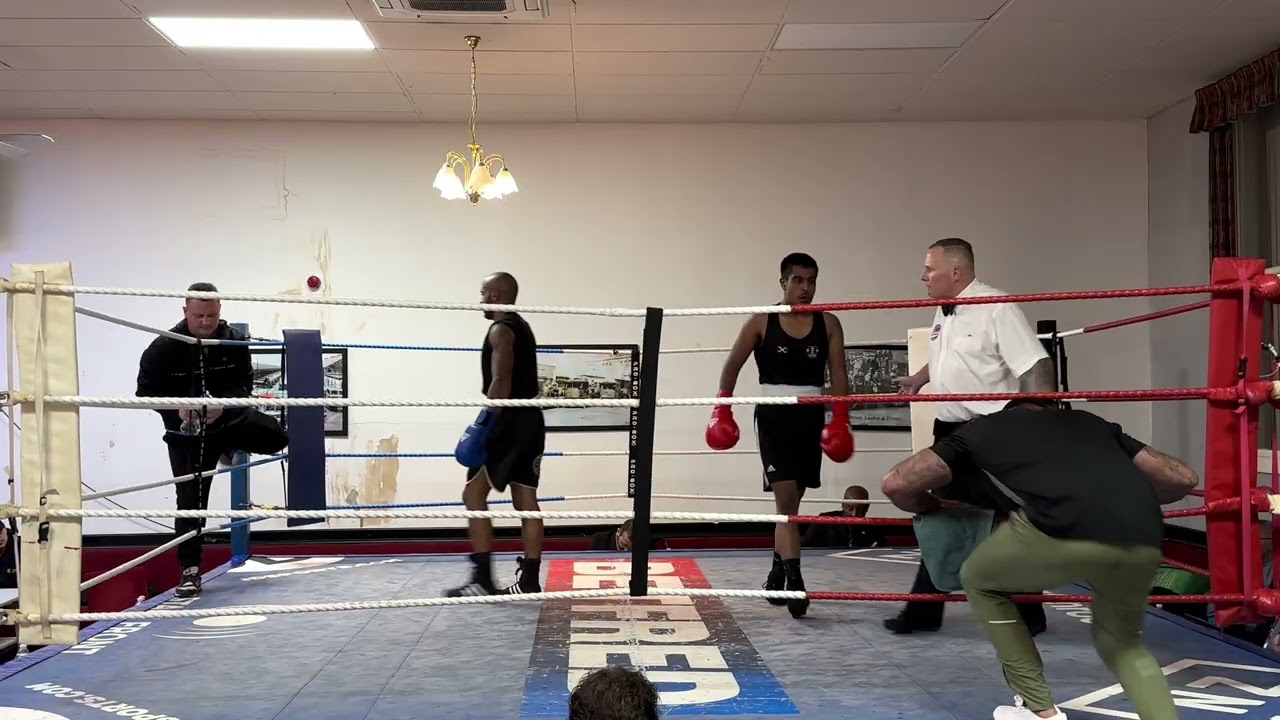 Amateur Boxing | Ahmed vs. Brady