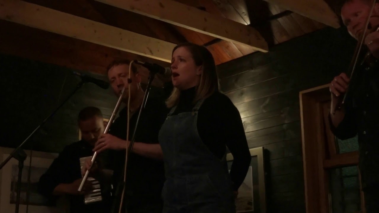 Daimh with Ellen MacDonald - Òran Bhàgh a’ Chàise