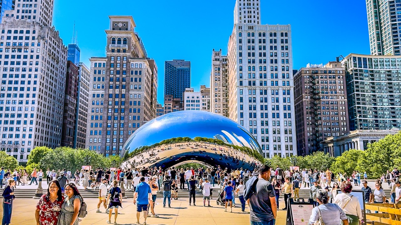 A Summer Stroll at Chicago's Iconic Bean, Millennium Park | 4K HDR