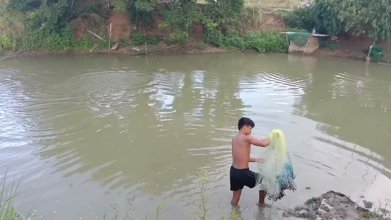 Fishing sa fishpond as family bonding. 