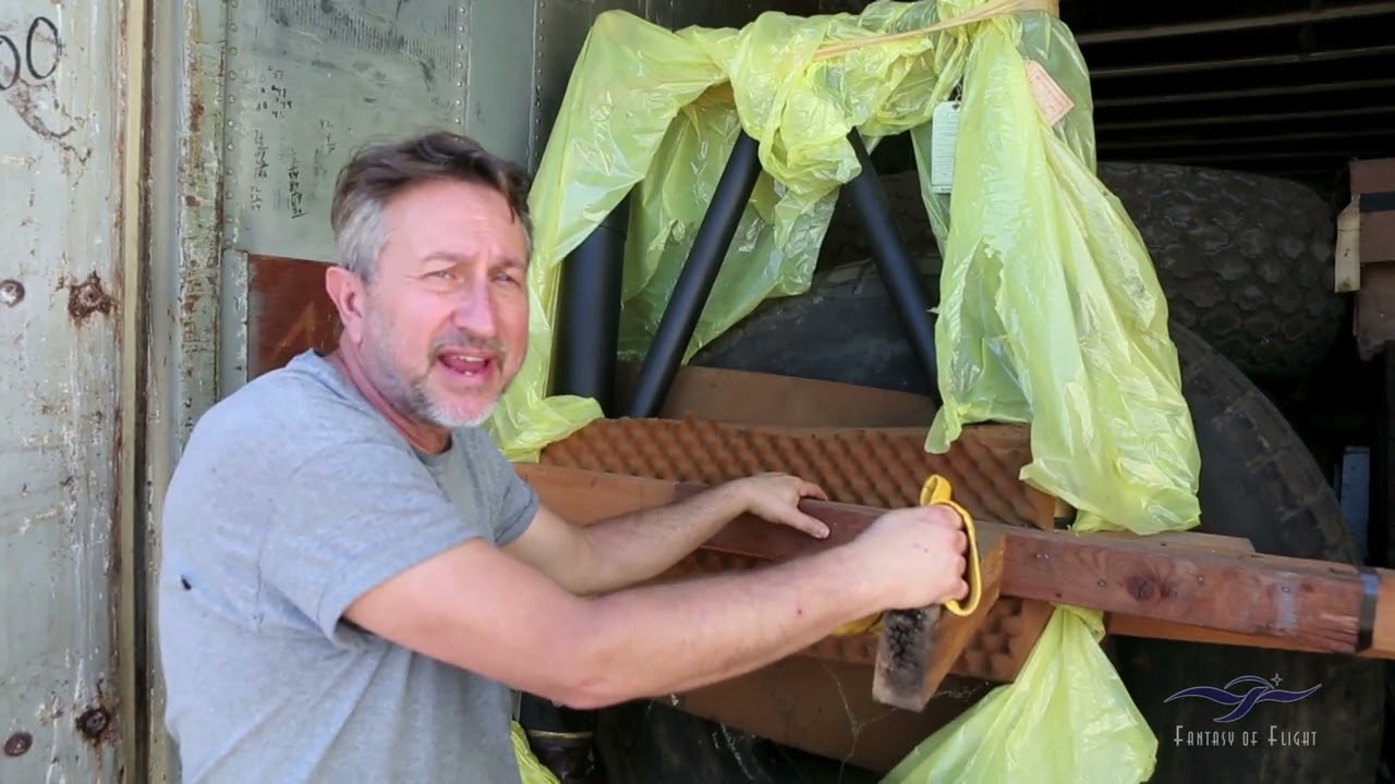 UNBOXING! - Avro Lancaster - KB976 - Part 1