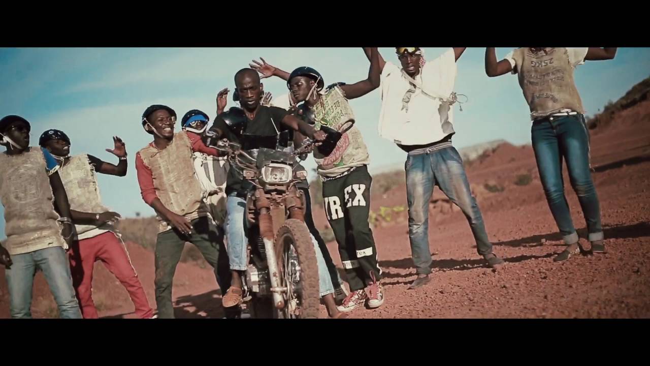 AMI YEREWOLO FEAT.  ATT JUNIOR &ndash; TAA &Ccedil;AA GN&Egrave; F&Egrave;&Egrave; (CLIP)