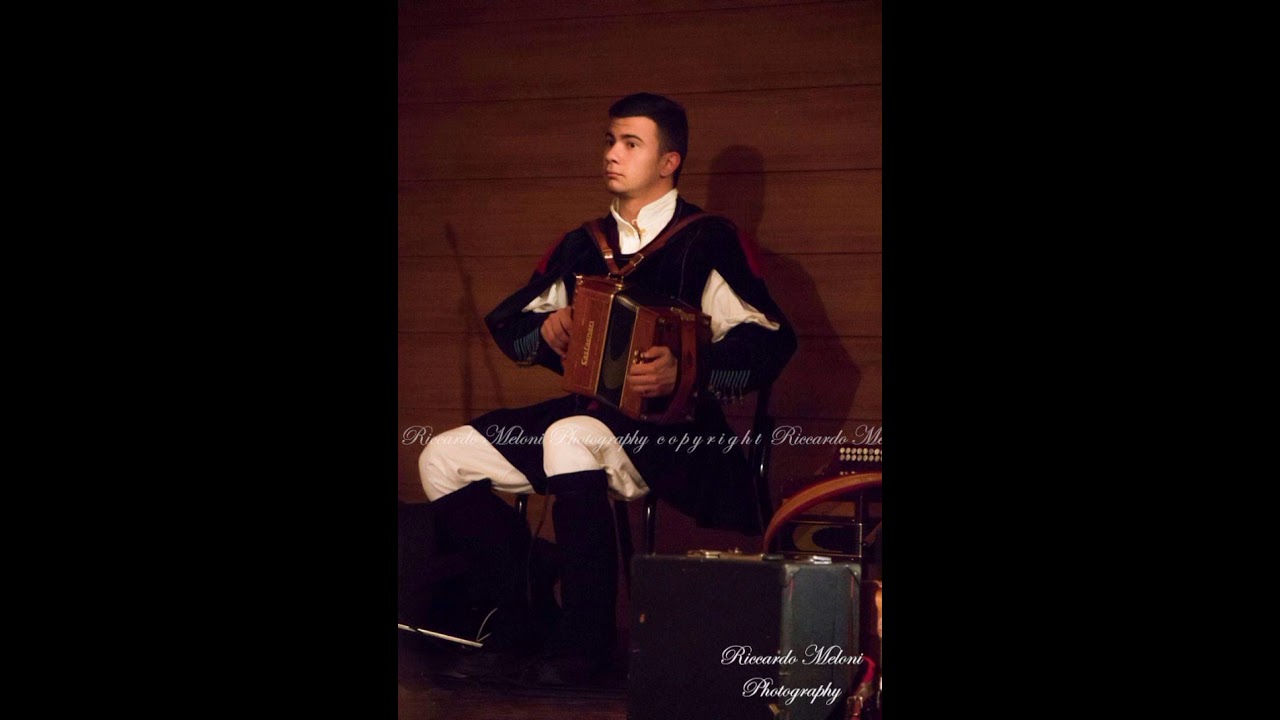 RUBENS  ORTU  danza   nuoresa