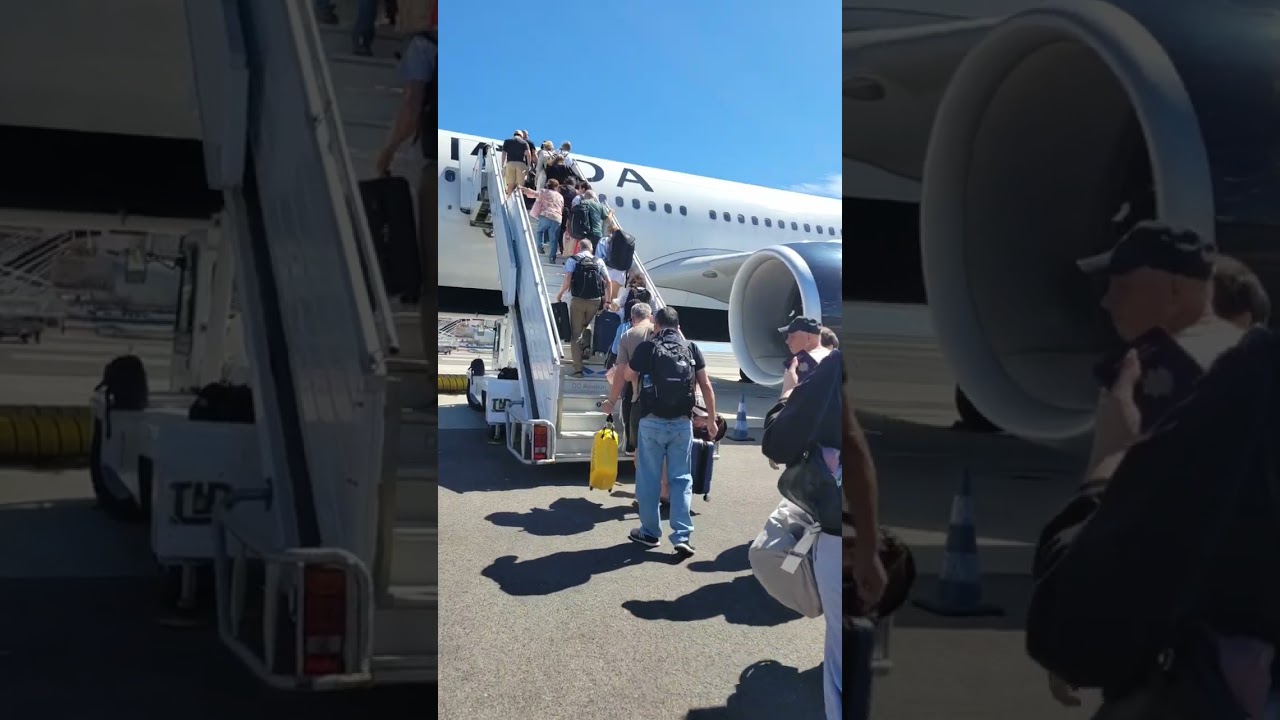 D&eacute;part pour le Canada 
