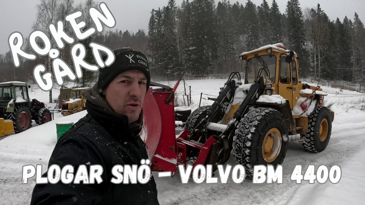 Roken Gård - Plogar skogsväg med Volvo BM 4400