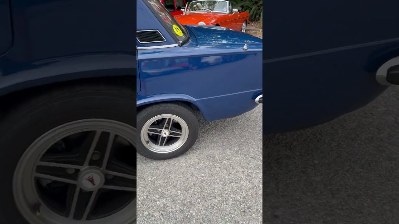 COCHE CLÁSICO SEAT 124 D 
