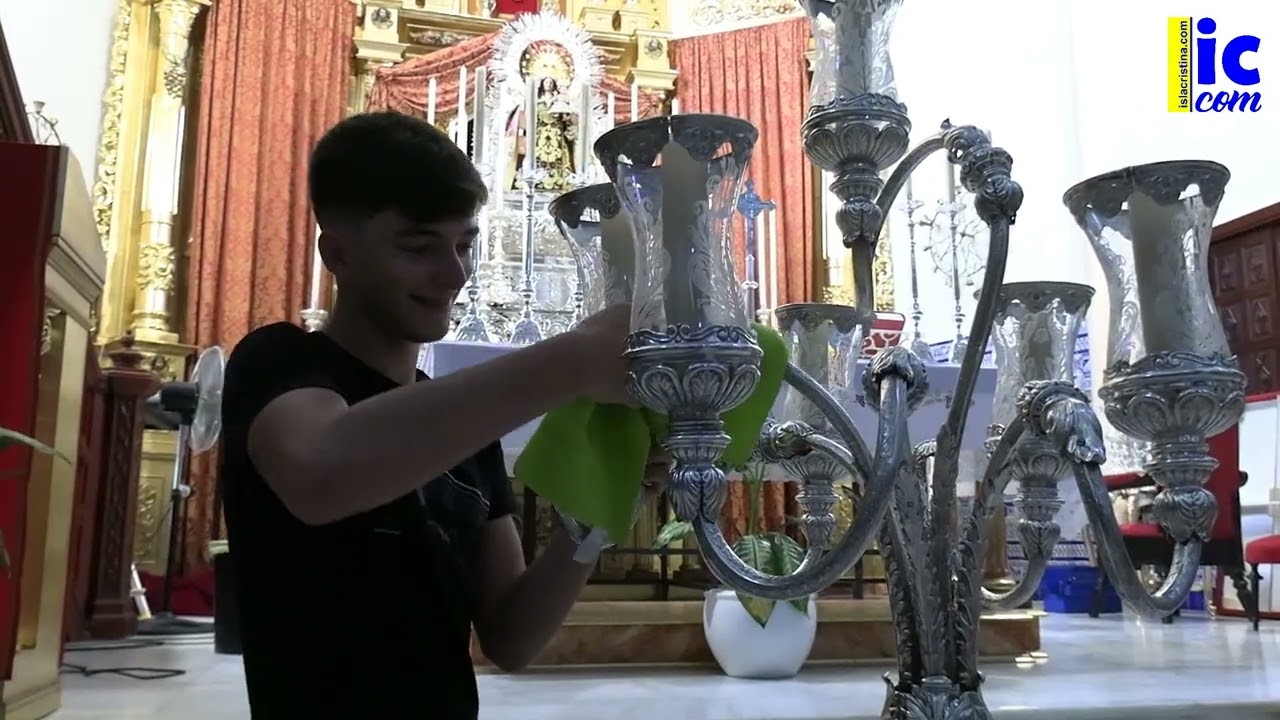 Preparación del Altar de Cultos - Hermandad del Carmen de Isla Cristina. (03 07 2023).