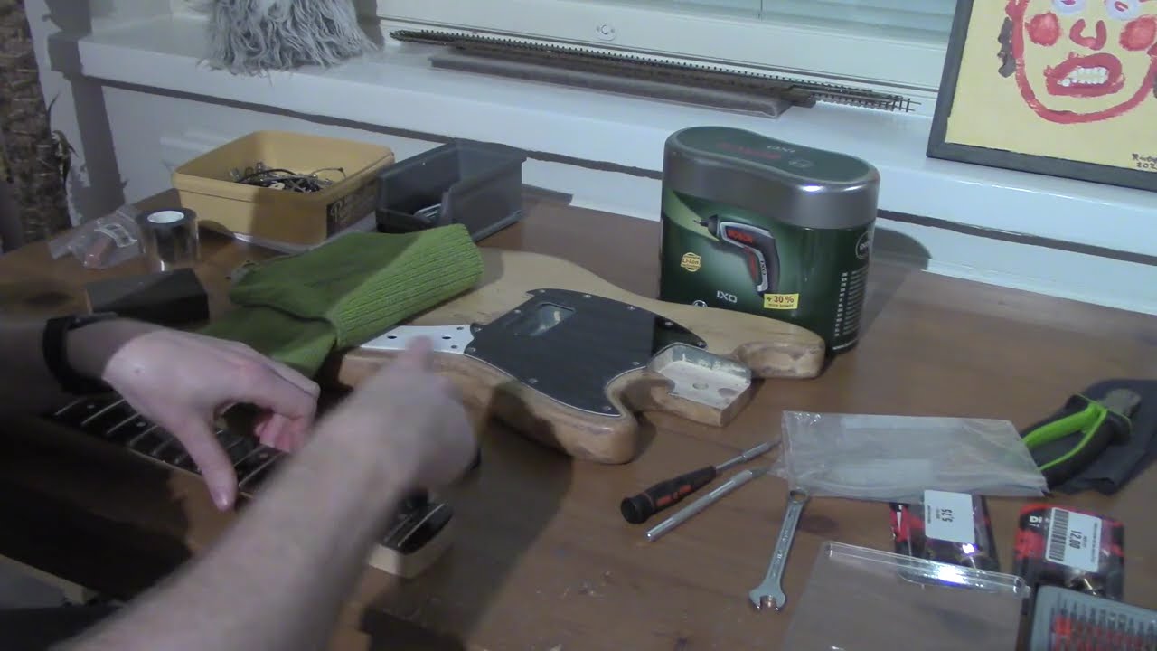 Squier Bullet Mustang, part2 (modifications) (timelapse, no talking)