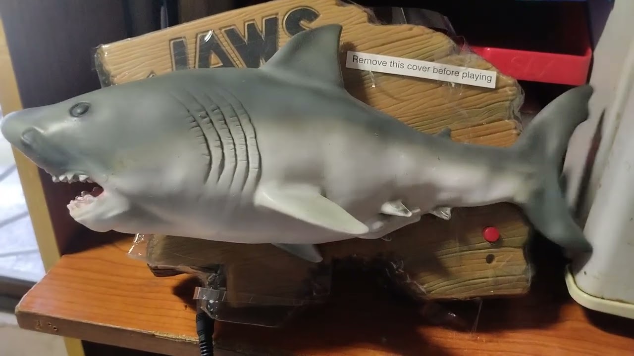 Jaws the singing dancing great white! (Gemmy #1)