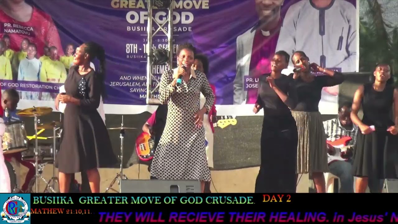 BUSIIKA CRUSADE PRAISE || UGANDAN PRAISE || CAROL KIBUUKA