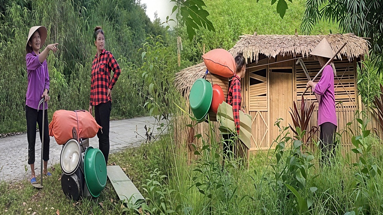 Kind Farmer Gives Bamboo House To Single Mom! (Abandoned Forest House Restoration)