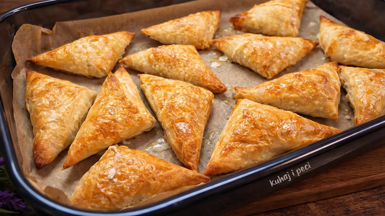 Pita sa piletinom - burek na trokut koji i najmlađi mogu napraviti