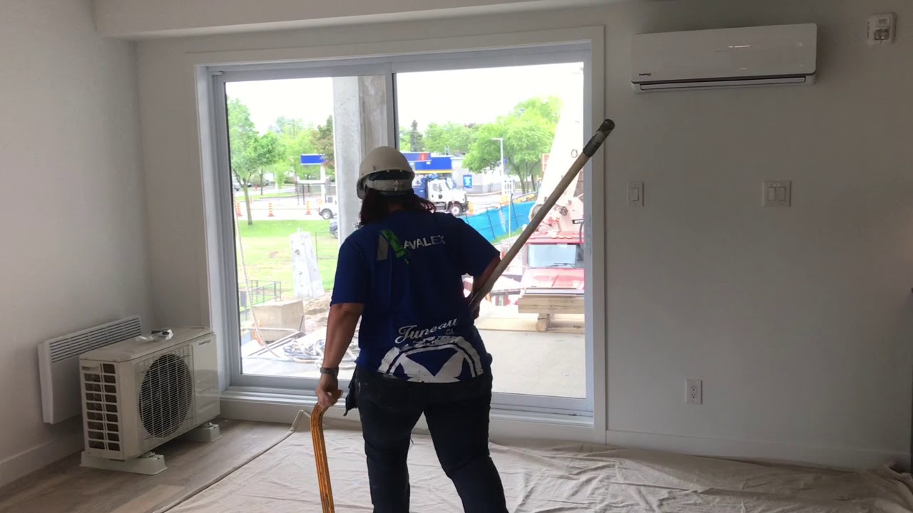 Comment peindre un plafond rapidement sans marques de rouleau