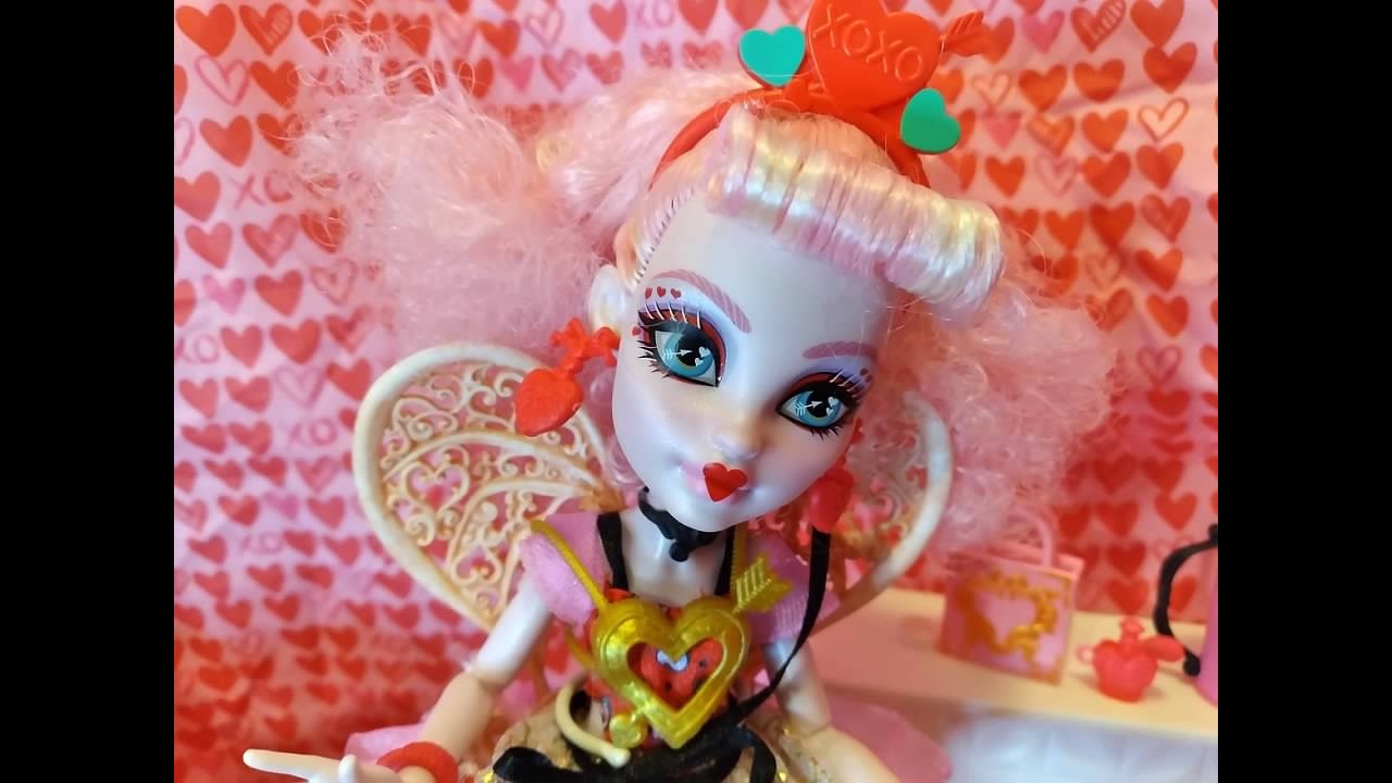 #DollsGoneGoth @DoriesDollies @DollsRescued