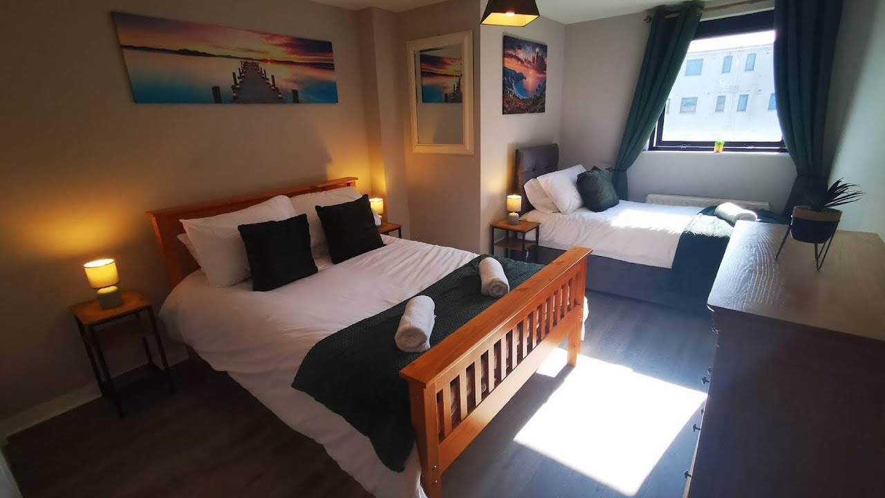 BR Spacious City Centre Apartment | Belfast, United Kingdom | Hotel Review 🏩