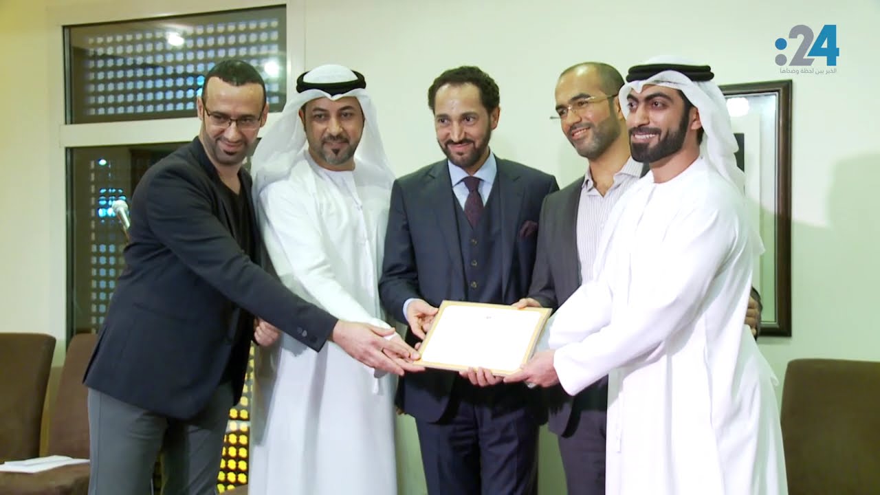 في حفل تخرجه.. الإماراتي أحمد المنصوري يضيء بيت العود بموسيقاه